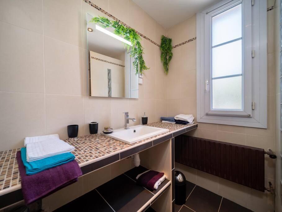 Appartement Tout Equipe Traversant 6 A 8 Couchages Marseille Exteriér fotografie